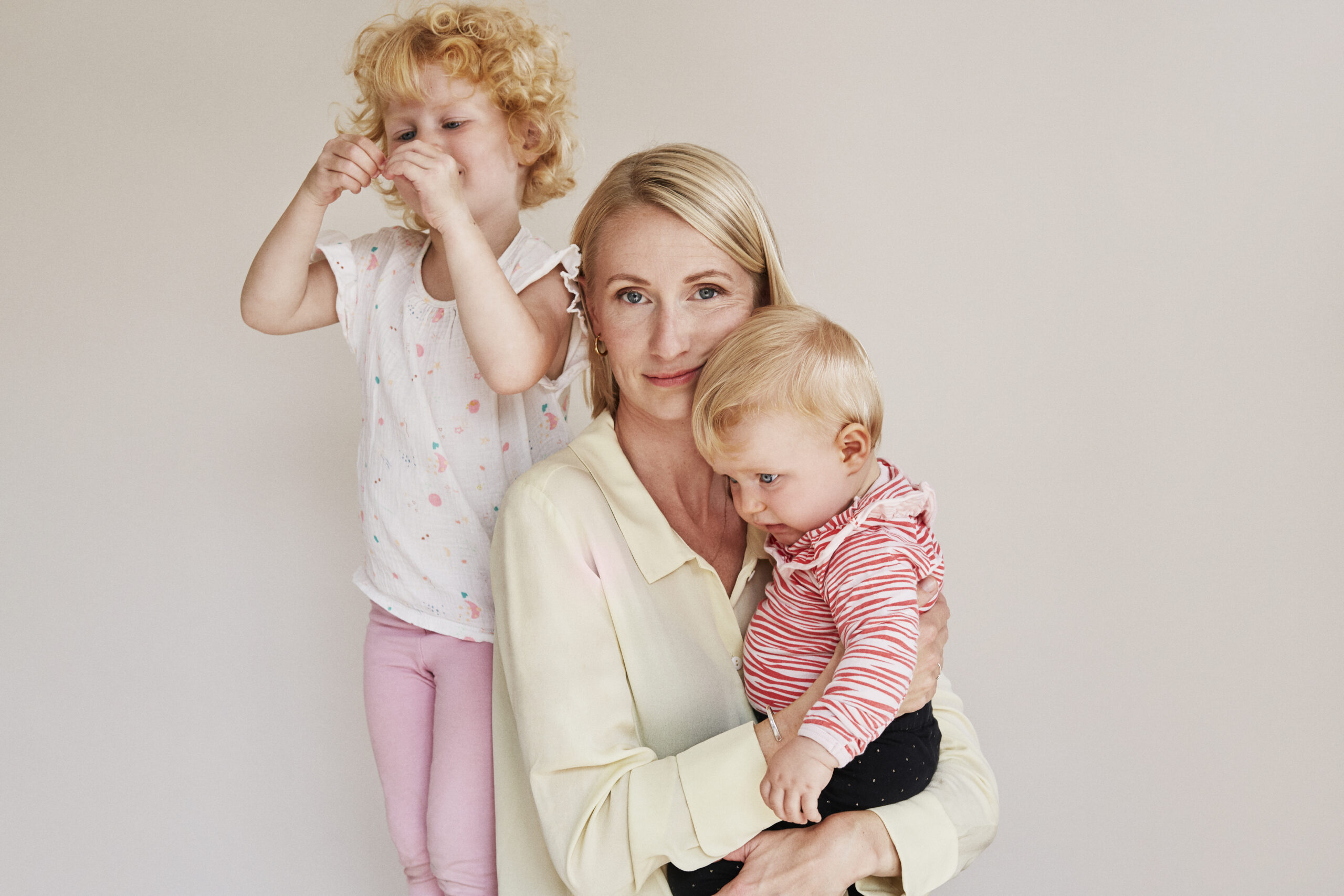 Momkind - Nanna med børn (foto: Cecilie Bach)