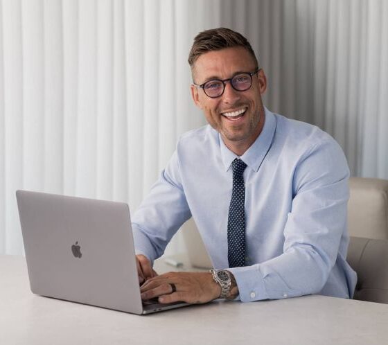 Mike Radoor – Serieiværksætteren der vil have andre til at opnå M-E-R-E