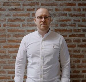 Robotto - Kenneth Geipe